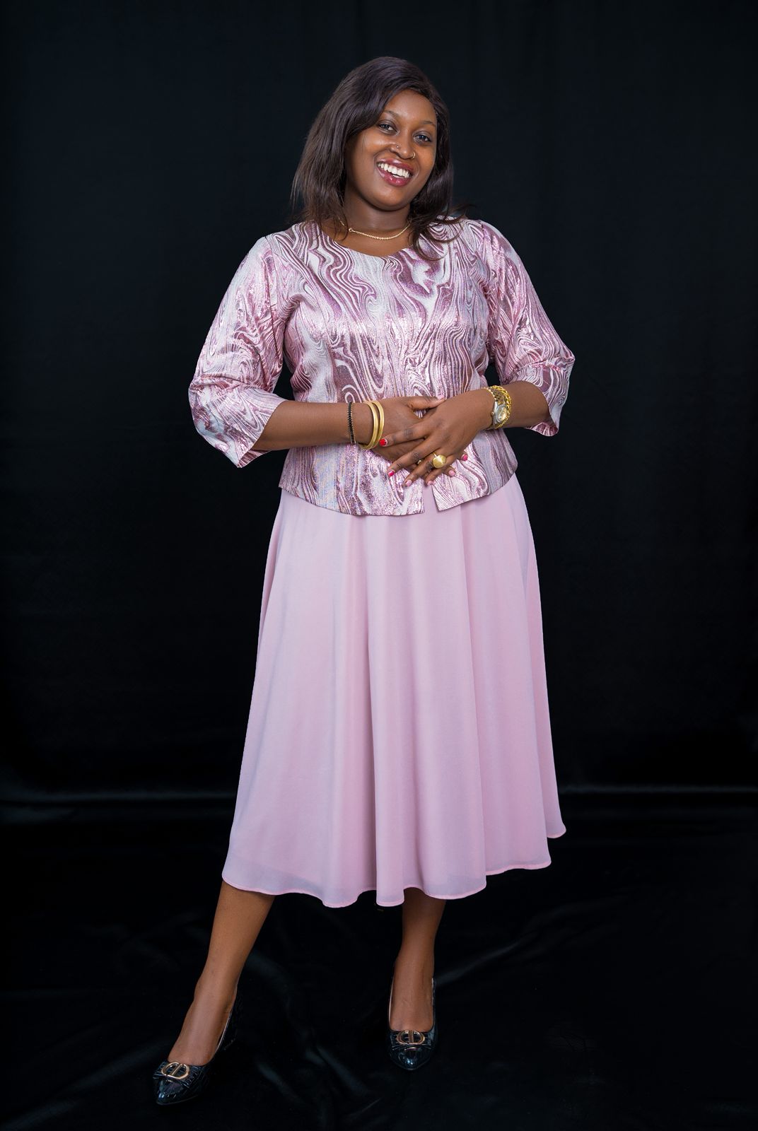 Elegant Pink Dress with Shimmering Brocade Bodice & Flared Skirt